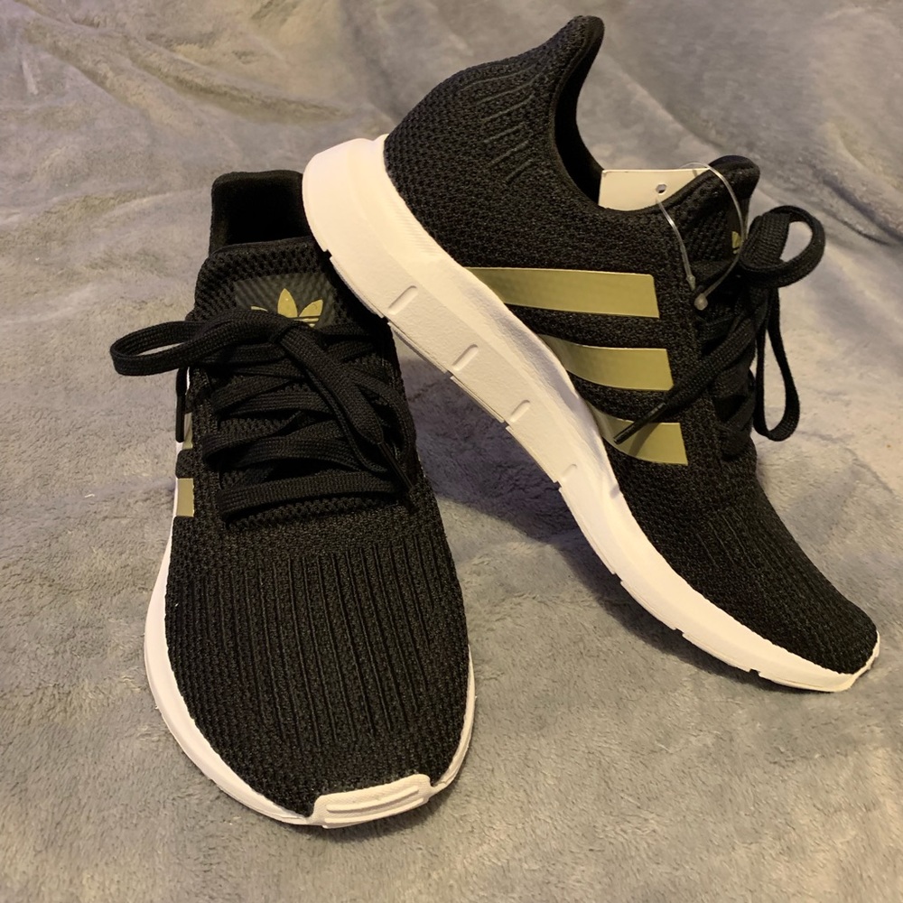 Women’s Adidas Swiftrun